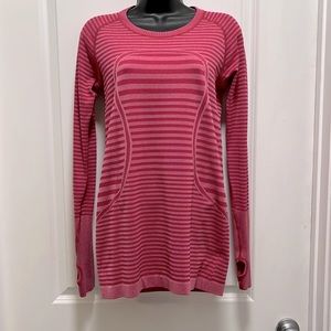 Lululemon Athletica Swiftly Tech Long-Sleeve
Shirt size 6